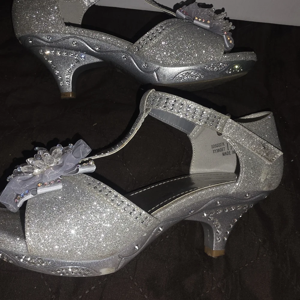 N/A silver heeled